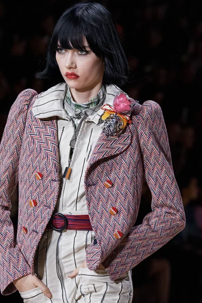 Look 19